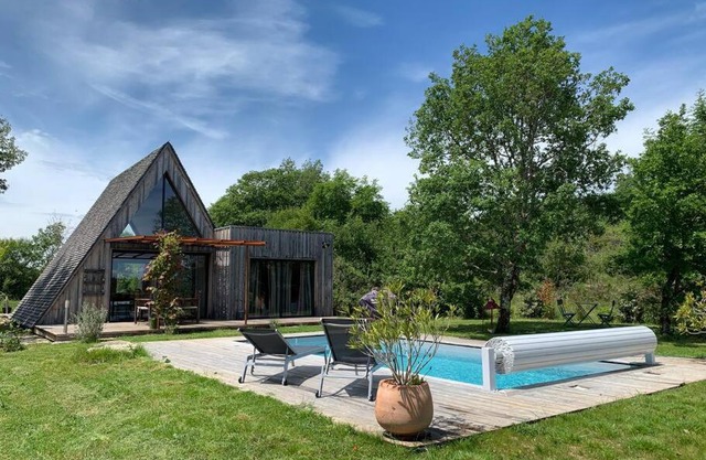 Les Trigones du Causse -Maison atypique avec Piscine Privée
