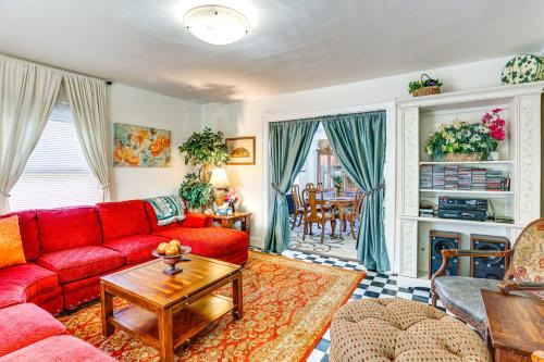Less Than 10 Mi to Hersheypark Duplex with Fire Pit and Grill