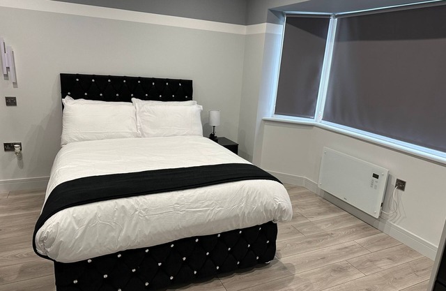 Letzi private en-suite, Near Heathrow Airport T3