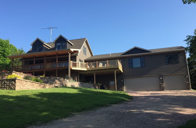 Lewis and Clark Lake Home/Loft for Rent/Lake View Property and Lake Access