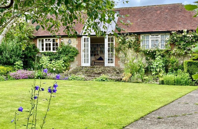 Library Cottage by inspirestays-com