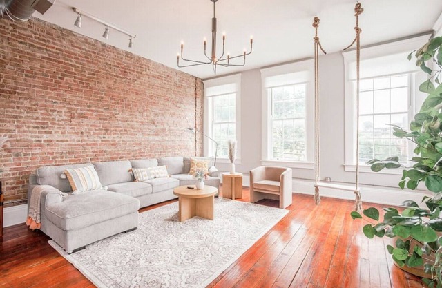 Light & Airy, Spacious 2B 2Bath Downtown City View