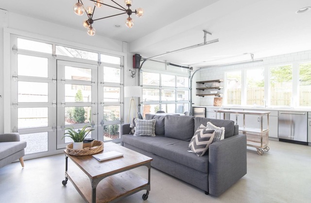 Light and AIry Guesthouse in 12 South Neighborhood!