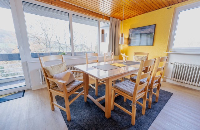 Light-flooded architect house in a quiet location FeWo "Yellow"