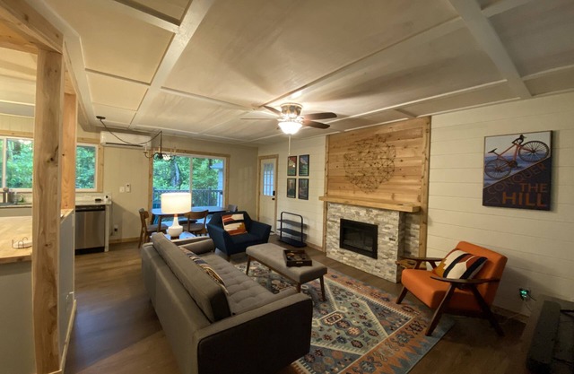 Lil Sugar Cottage - Little Sugar/Tunnel Vision Trail Access - Cozy!