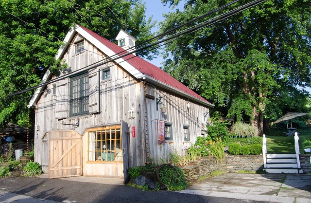 Lily Garden Bed and Breakfast