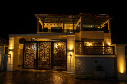 Lily Luxury Home Shortlet Apartments