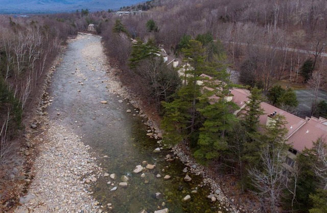 Lincoln Riverfront Condo - Awesome Location for Outdoor Adventures