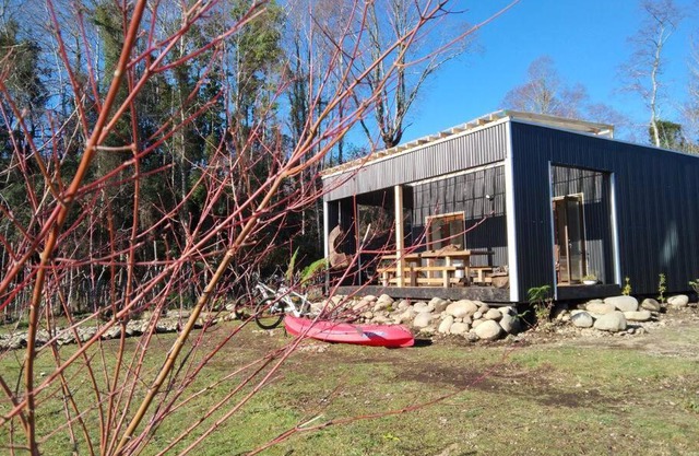 Linda Cabaña pet friendly a orilla rio y bosque, cerca Termas