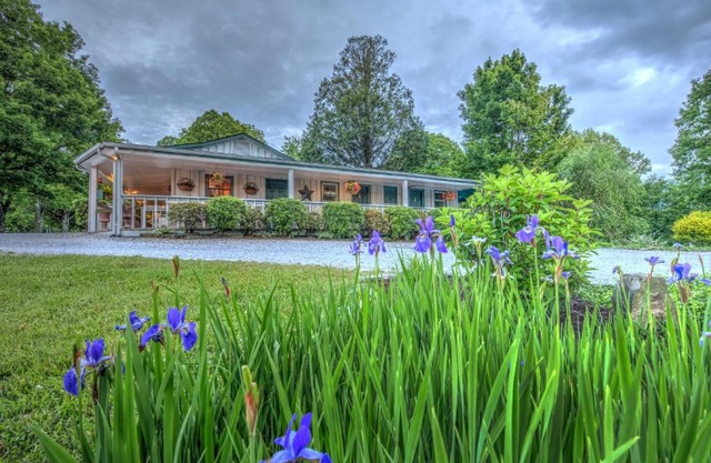 Linville Falls Lodge & Cottages