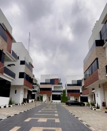 Lisa Suites