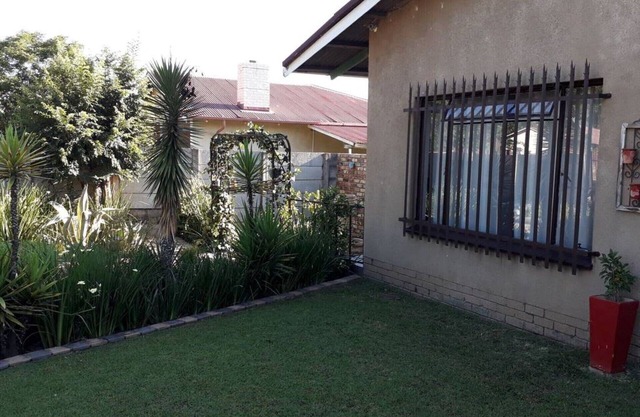 Lisané accomodation. Comfortable spacious, simplicity.