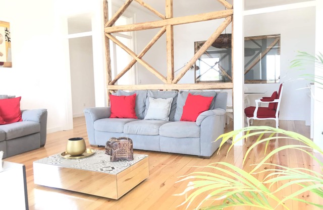 Lisbon South Bay - Charming Sea view apartment