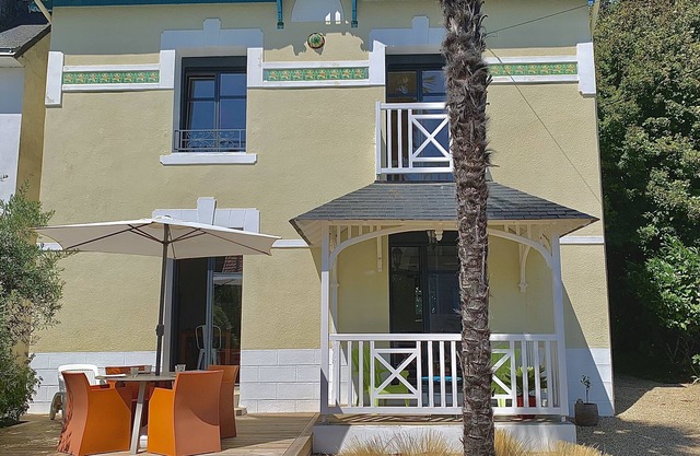 Listed house 150 m from Monsieur HULOT beach and 50 m from shops