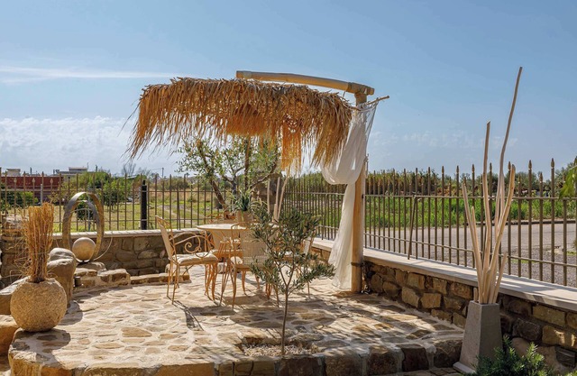 Lithos Messolongi Paradise - A Luxurious Retreat