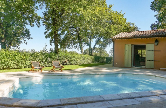 little house on the colline,swimming pool and petanque court