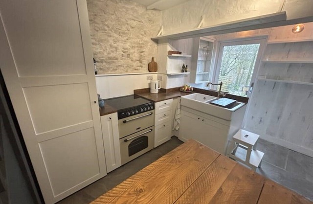 Little Cottage, Big Character! A great base for exploring South Wales