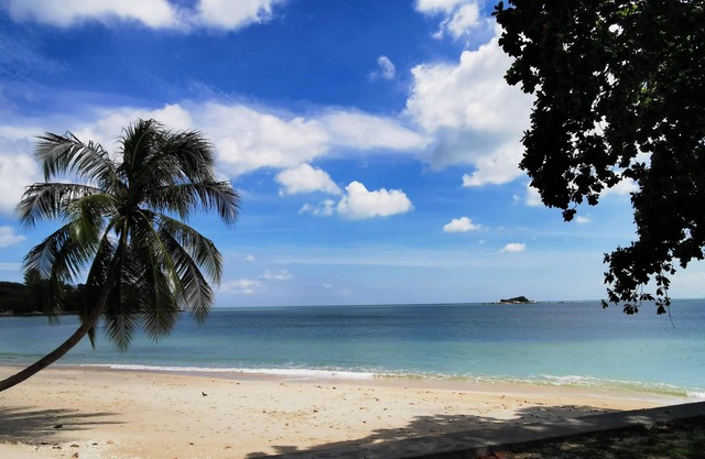 Little Heaven by SkyHive BeachfrontVilla