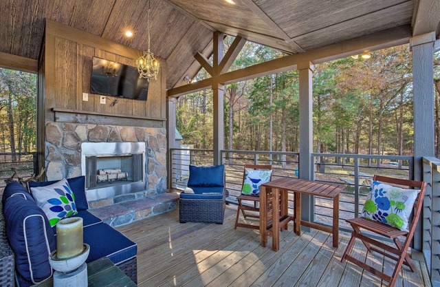 'Little Lucky Star' w/Pond, Boat & Pasture View!