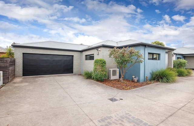 Little Palace on Buckingham - Private and quiet two bedroom, two bathroom apartment