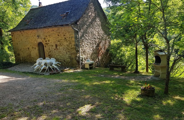 Little Peaceful House in Nature