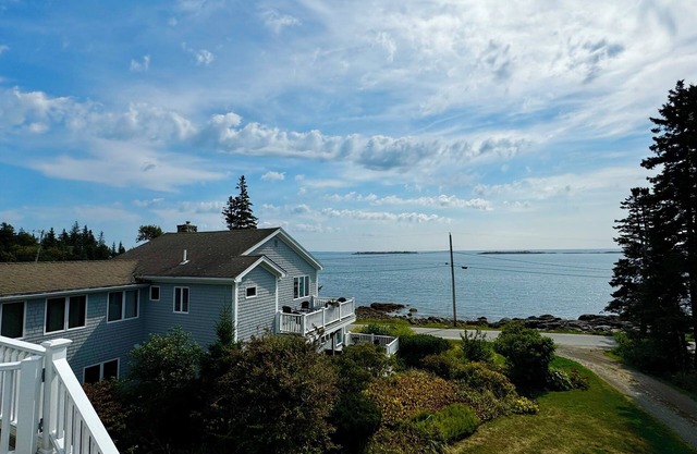 Little White Caps, quaint cottage overlooking Port Clyde Harbor