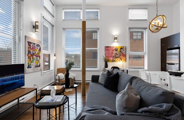 LiV MTL Main-303 Spacious 2BR Suite + Mezzanine