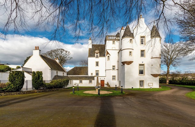 Live like a King/Queen In The City (near Edinburgh Airport)