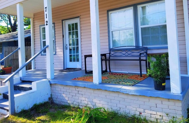 Live Like a Local in the Garden District