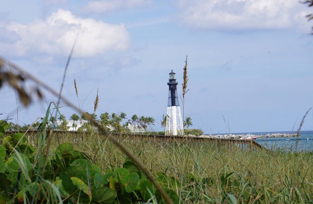 Live the "Beach Life", Short Walk to Beach!