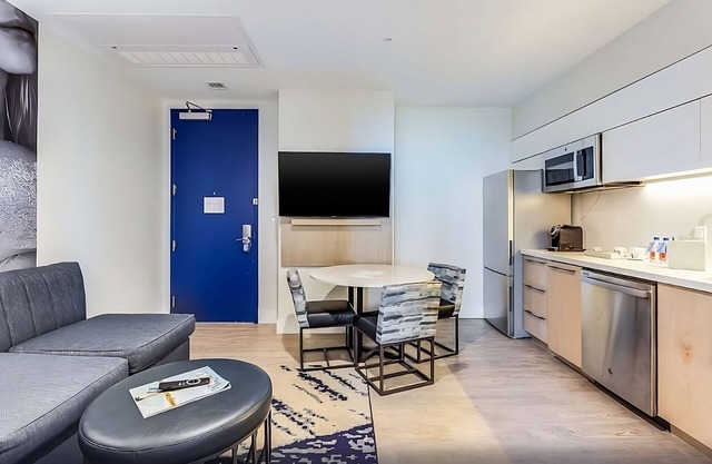 Live the High Life! Rooftop Swimming Pool, Pet-friendly Property!