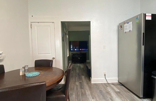 Live the Mission Valencia Vibe! Stylish Apartment, Steps from Top Spot