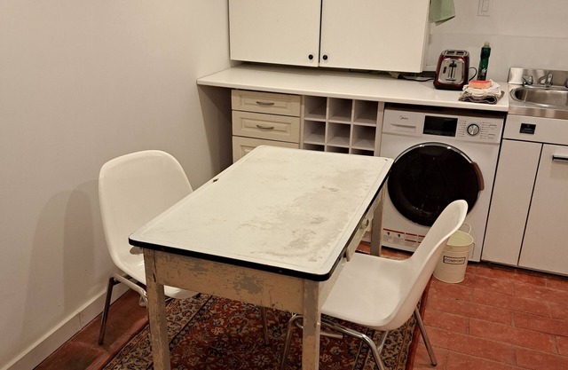 Live work studio with kitchenette, ensuite, office, private
