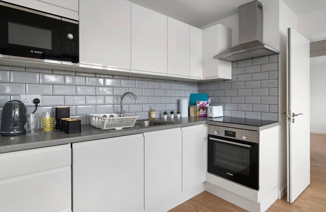 Livestay Modern One Bed Apartment in Aylesbury12