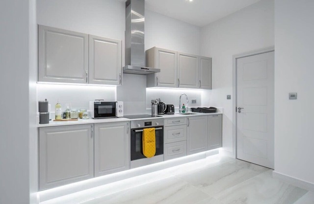 LiveStay - Modern Apartment in Didcot*3