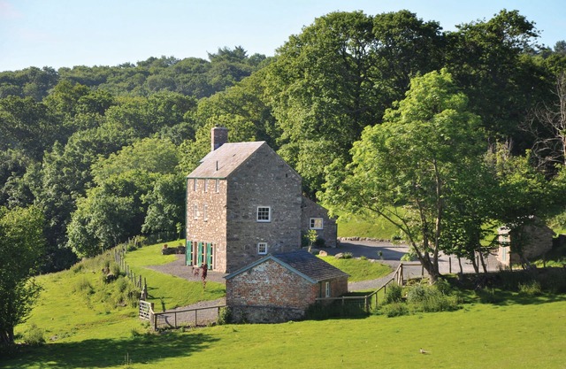 Lletty - An historic three-storey Grade II stone holiday farmhouse dating from the 17th century