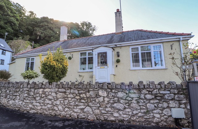 LLIDIART CERRIG, pet friendly, country holiday cottage in Dyserth