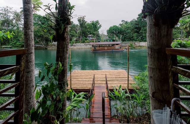 LOBOC RIVERSIDE INN and RESTAURANT