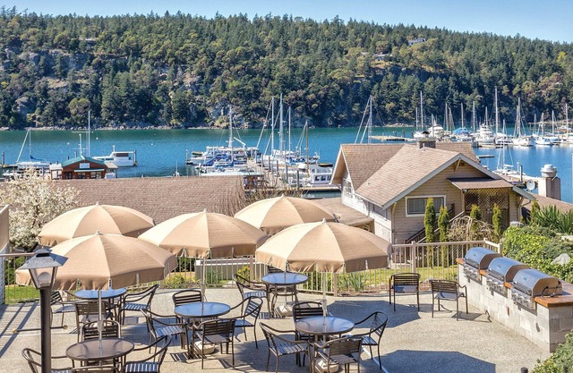 Local fresh produce and delicious seafood!