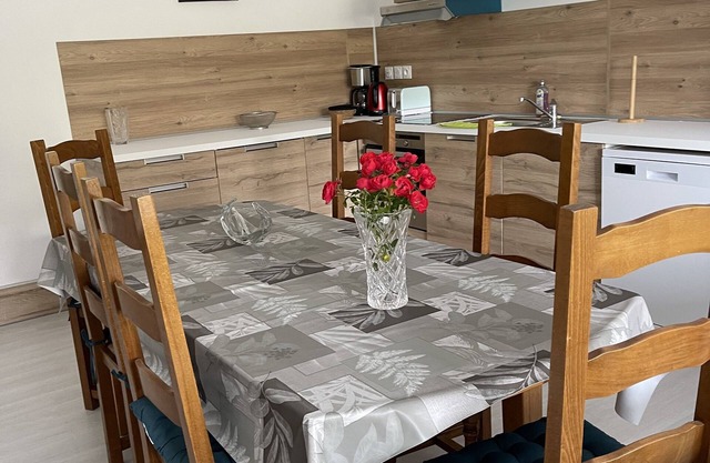 Location Appartement 5 Pers. Avec Piscine Chauffée "pinson"