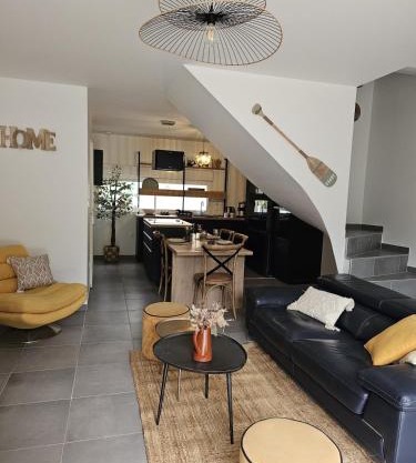 Location Hauterives