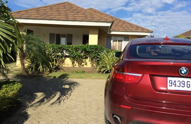 Location!Location!Location! Near Dunn's River.