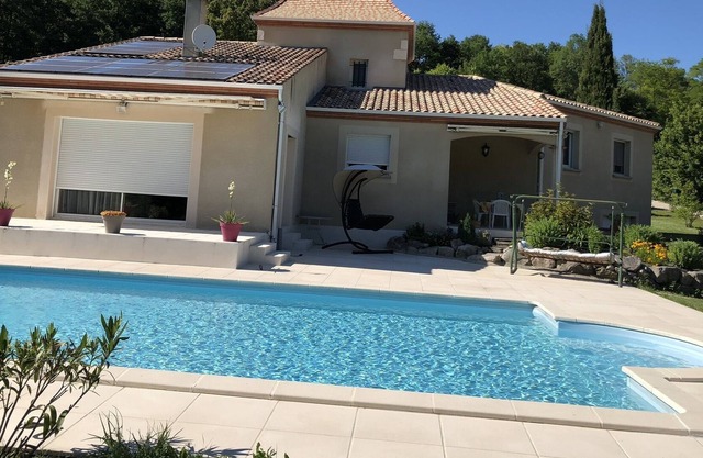 Location Villa Spacieuse Avec Piscine Privée sur Propriété Isolée de 6 000 M2