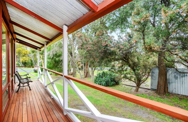 Locky's Nest - 25 Dolphin Ave, Carrickalinga