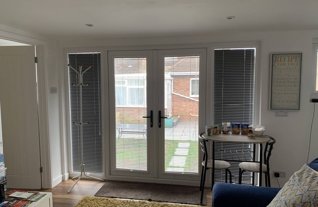 Lodge , air con , Free Parking , Mini bar