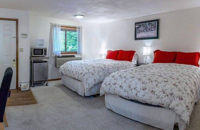 Lodge Room 7 at Green Springs Inn