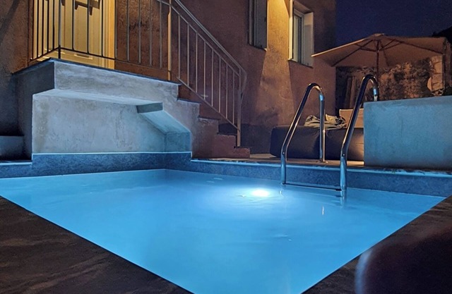 Loft bedroom villa with pool