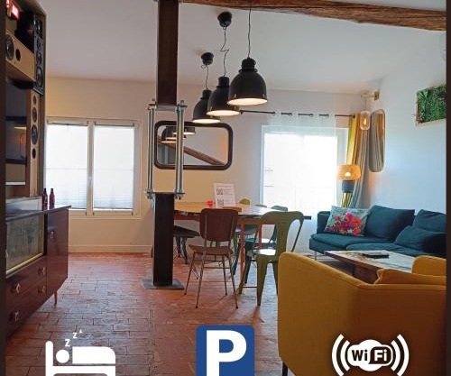 Loft Central Spacieux - Parking Inclus
