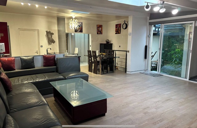Loft house, jacuzzi. near, Paris, Disneyland, Paris