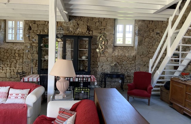 Loft in the Château's sheepfold in a green setting
